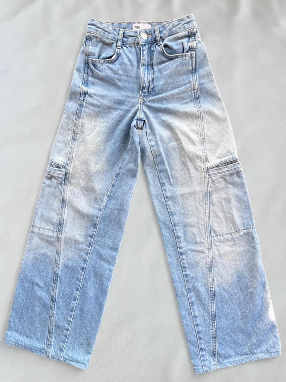 Zara size 0 lightwash wideleg jeans